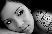 Kráska s tetovaním - fototapeta FS0370